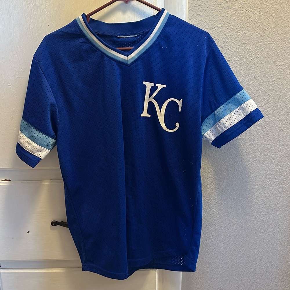 Women’s Kansas City royals shirt, tag is removed but fits like adult medium